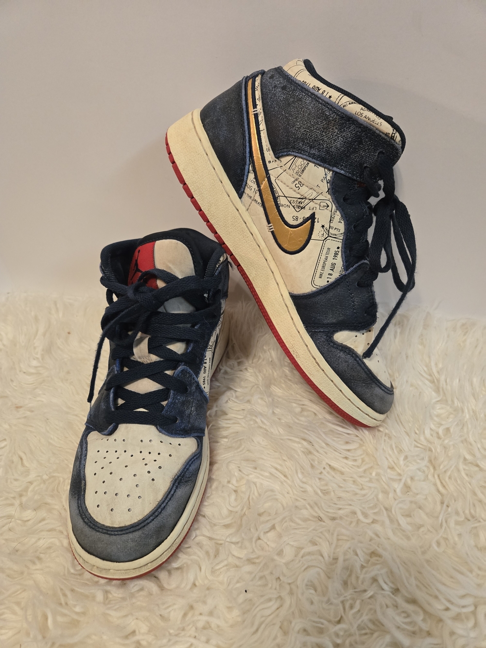 Nike Kids' High-Top Sneakers in Navy and Cream with Yellow Swoosh